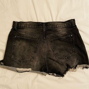 BLACK JEAN SHORTS